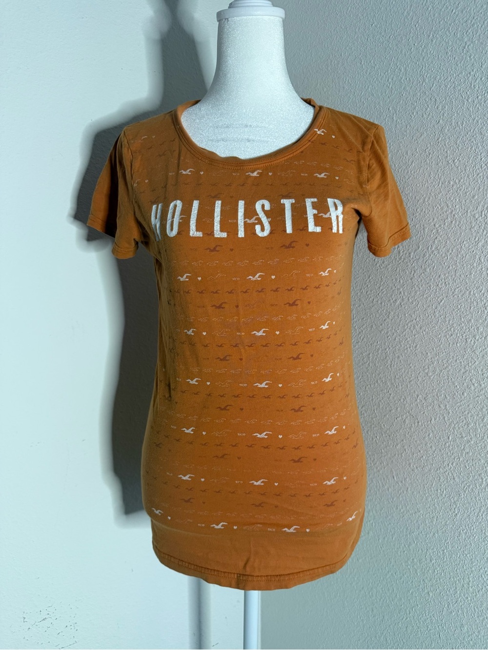 Vintage Y2K Hollister Orange Spellout T-Shirt L Made In Brazil